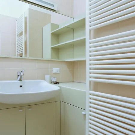 Regina Nuova 13 لاليو